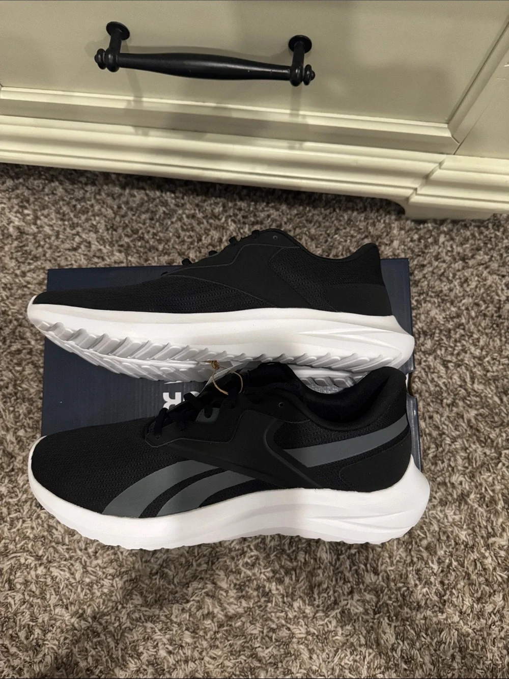 NWT- Reebok Men's Energen Lux Running shoes